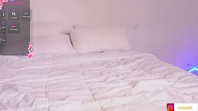 Victoriaxx  online show from 3, 3, 2026