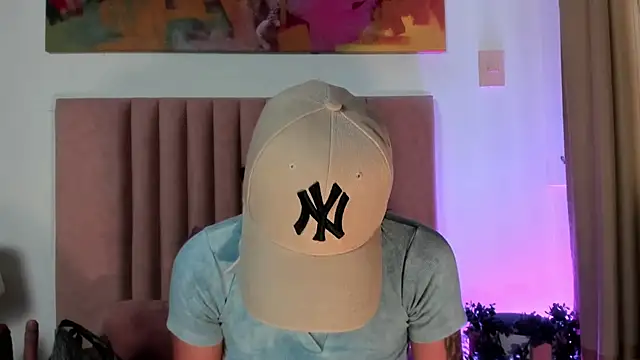 NoraDasilva online show from 4, 3, 2025