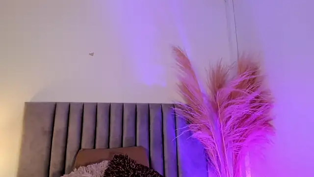 NoraDasilva online show from 8, 3, 2025