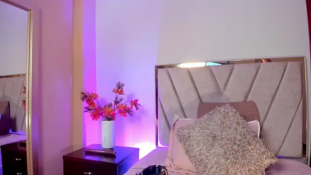 NoraDasilva online show from 5, 12, 2025