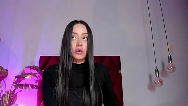 NoraDasilva online show from 17, 12, 2025