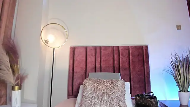 NoraDasilva online show from 6, 1, 2026