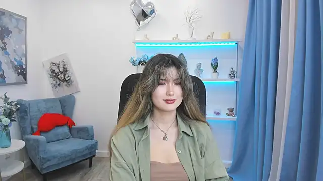 Snapshot of AnneTLi chatting on 7, 6, 2026 AnneTLi online show from 7, 6, 2026
