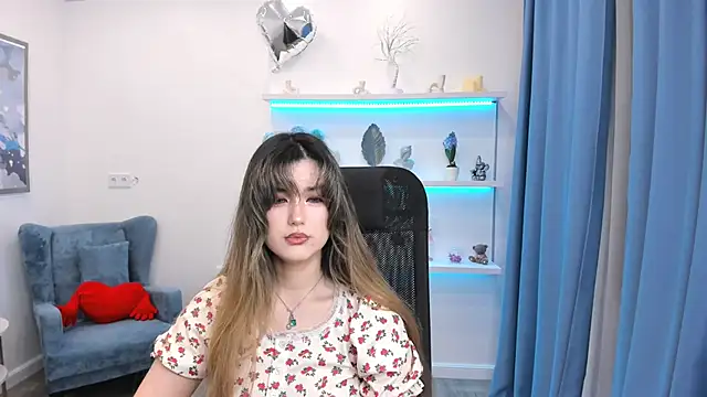 Snapshot of AnneTLi chatting on 19, 6, 2026 AnneTLi online show from 19, 6, 2026