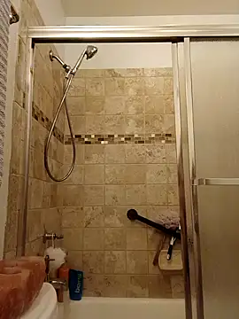 Snapshot of TTolbert chatting on 6, 11, 2025 TTolbert online show from 6, 11, 2025