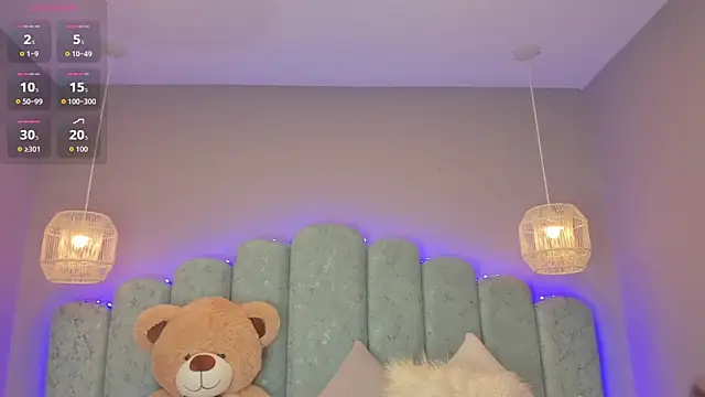 Snapshot of mia_slutty_ chatting on 22, 11, 2025 mia slutty online show from 22, 11, 2025