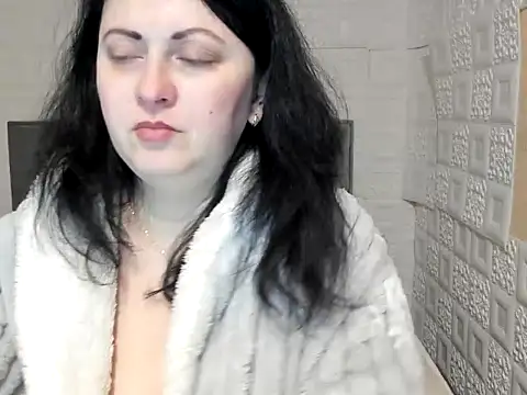 Snapshot of Lillian2 chatting on 16, 2, 2025 Lillian2 online show from 16, 2, 2025