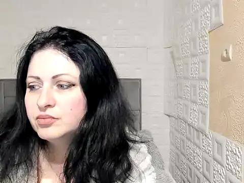 Snapshot of Lillian2 chatting on 2, 3, 2025 Lillian2 online show from 2, 3, 2025