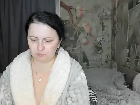 Snapshot of Lillian2 chatting on 11, 10, 2025 Lillian2 online show from 11, 10, 2025