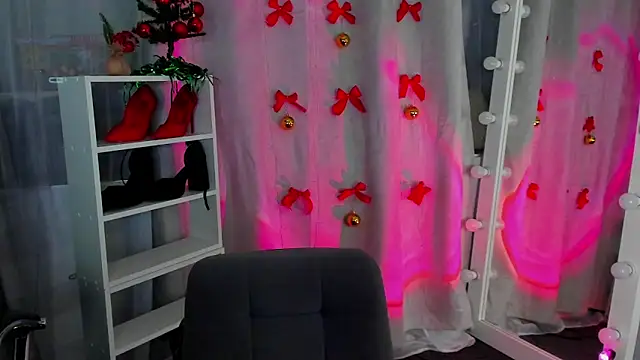 Snapshot of MipsyMipson chatting on 3, 12, 2024 MipsyMipson online show from 3, 12, 2024