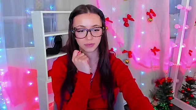 Snapshot of MipsyMipson chatting on 12, 12, 2024 MipsyMipson online show from 12, 12, 2024