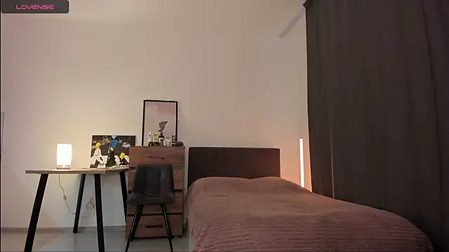 Alice Dias online show from 27, 9, 2025