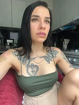 Queen of pain online show from 4, 7, 2026