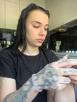 Queen of pain online show from 7, 7, 2026