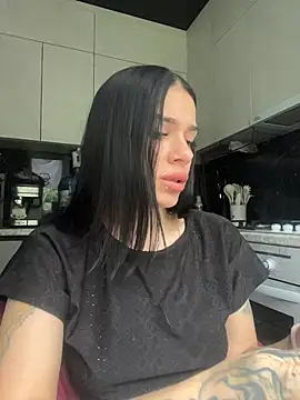 Queen of pain online show from 10, 7, 2026