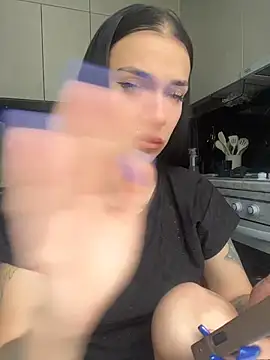 Queen of pain online show from 23, 7, 2026