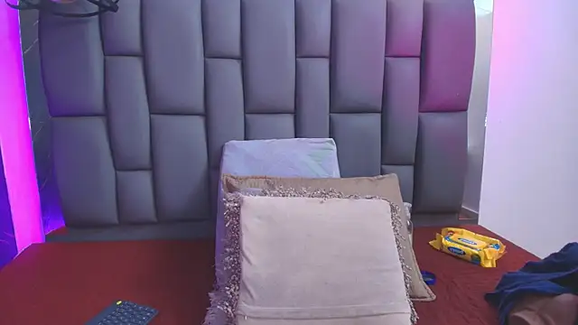  MiaBrown  online show from 6, 1, 2026