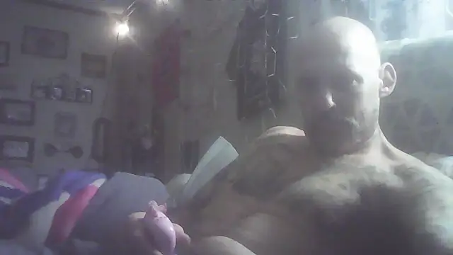 Snapshot of ClydeCan409 chatting on 22, 3, 2026 ClydeCan409 online show from 22, 3, 2026