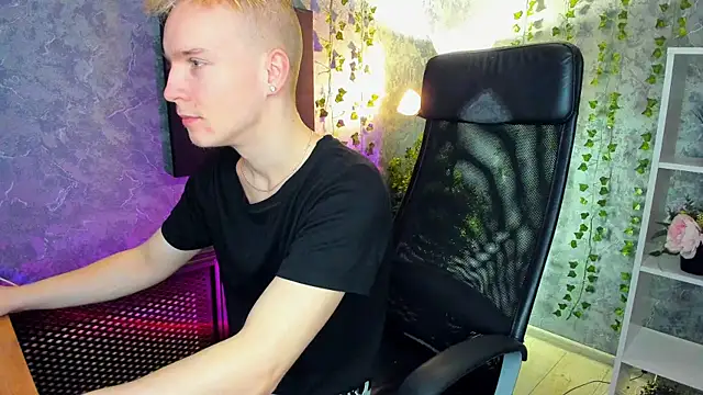 AlexxSweet online show from 4, 1, 2025