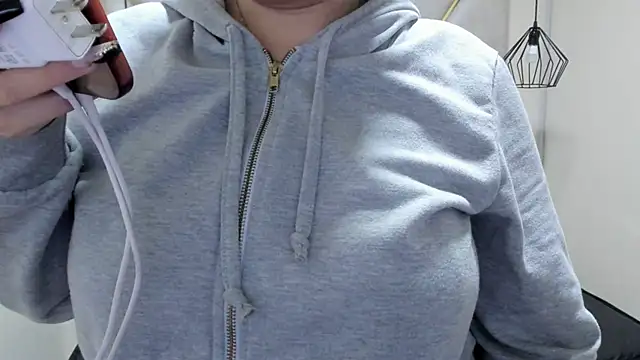 nalalye cruzz  online show from 5, 3, 2025