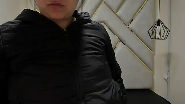 nalalye cruzz  online show from 20, 3, 2025