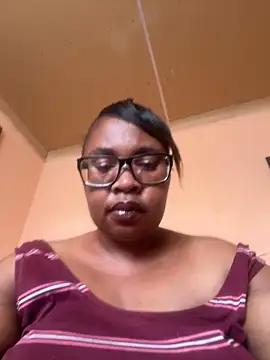 Snapshot of ZOQULUx chatting on 2, 12, 2024 ZOQULUx online show from 2, 12, 2024