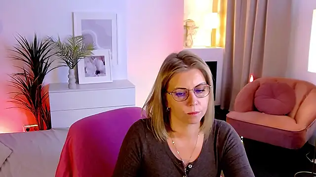 Annie Light online show from 30, 9, 2025