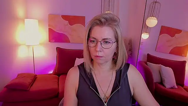 Annie Light online show from 12, 11, 2025