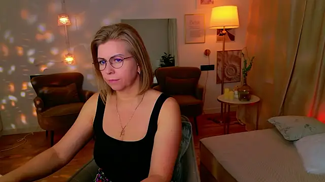 Annie Light online show from 2, 5, 2026