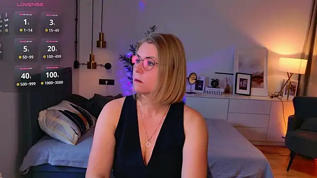 Annie Light online show from 12, 5, 2026