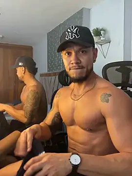 ARON TAYLER01 online show from 8, 2, 2025