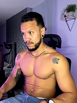 ARON TAYLER01 online show from 18, 11, 2025