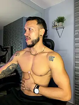 ARON TAYLER01 online show from 7, 1, 2026