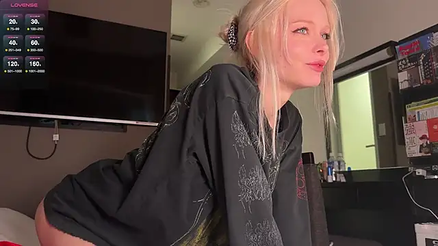 Snapshot of neon_demon chatting on 31, 12, 2024 neon demon online show from 31, 12, 2024