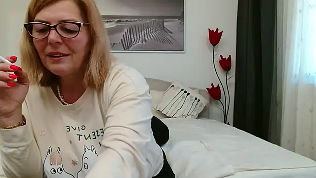 Snapshot of YulliaMilf chatting on 9, 3, 2025 YulliaMilf online show from 9, 3, 2025