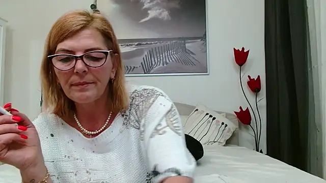 Snapshot of YulliaMilf chatting on 9, 3, 2025 YulliaMilf online show from 9, 3, 2025