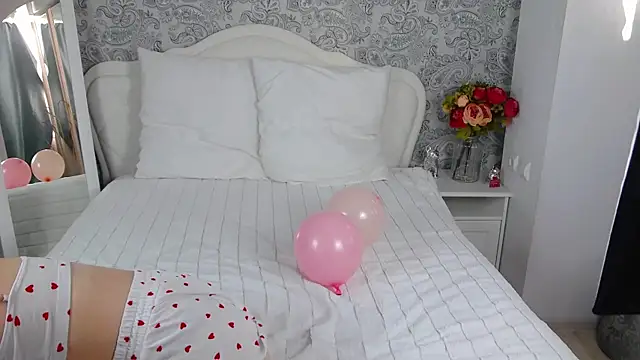 MollyBrams online show from 28, 9, 2025