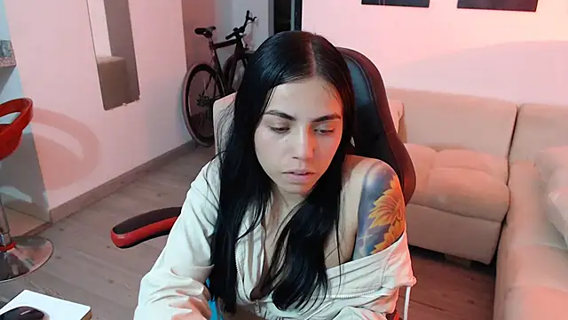 Snapshot of i_am_nina_ chatting on 8, 1, 2025 i am nina  online show from 8, 1, 2025