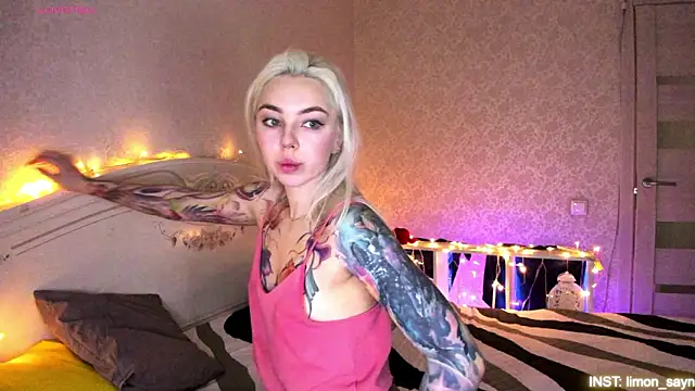 LillyMoure  online show from 14, 2, 2026