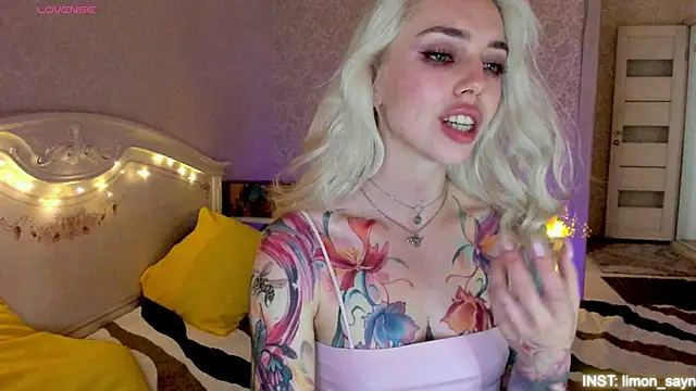 LillyMoure  online show from 2, 7, 2026