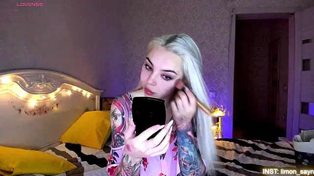 LillyMoure  online show from 7, 7, 2026