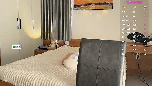 Snapshot of RedFires chatting on 5, 2, 2025 RedFires online show from 5, 2, 2025