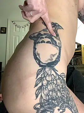 MissCumberdale online show from 11, 2, 2025