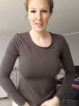 MaviePearl online show from 2, 2, 2025