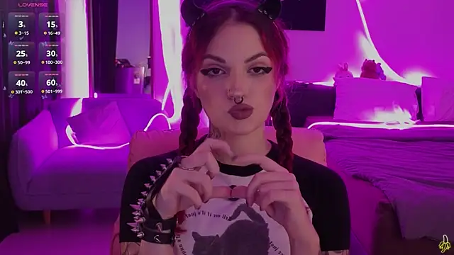 BratzieDarsie online show from 4, 6, 2026