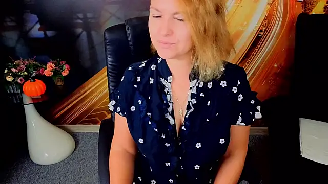 Snapshot of EmmaxPark chatting on 17, 11, 2025 EmmaxPark online show from 17, 11, 2025