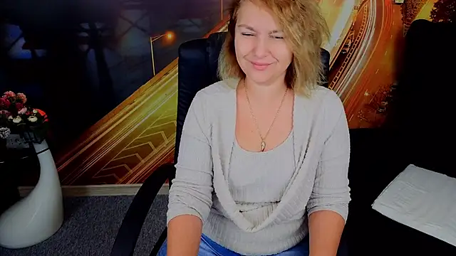 Snapshot of EmmaxPark chatting on 2, 12, 2025 EmmaxPark online show from 2, 12, 2025