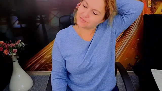 Snapshot of EmmaxPark chatting on 4, 12, 2025 EmmaxPark online show from 4, 12, 2025