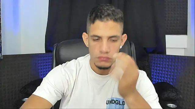 jhonnysnow17 online show from 18, 7, 2026