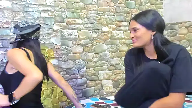 Snapshot of chicamir22 chatting on 10, 1, 2025 chicamir22 online show from 10, 1, 2025